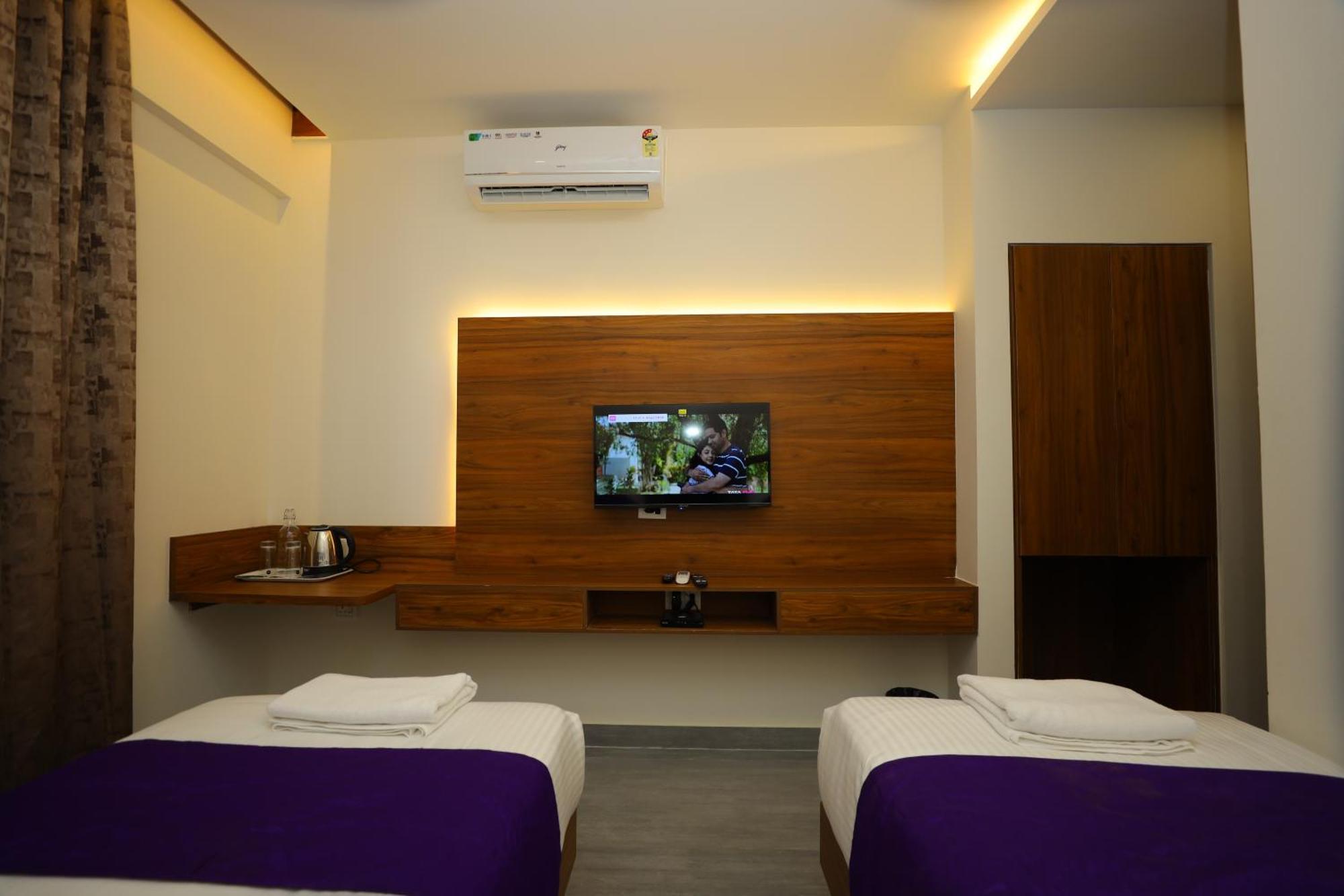 Silverkey Hotel Yelahanka Bangalore Exterior photo